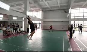 Here we go！罗马诺：曼城已召回20岁中卫阿莱恩